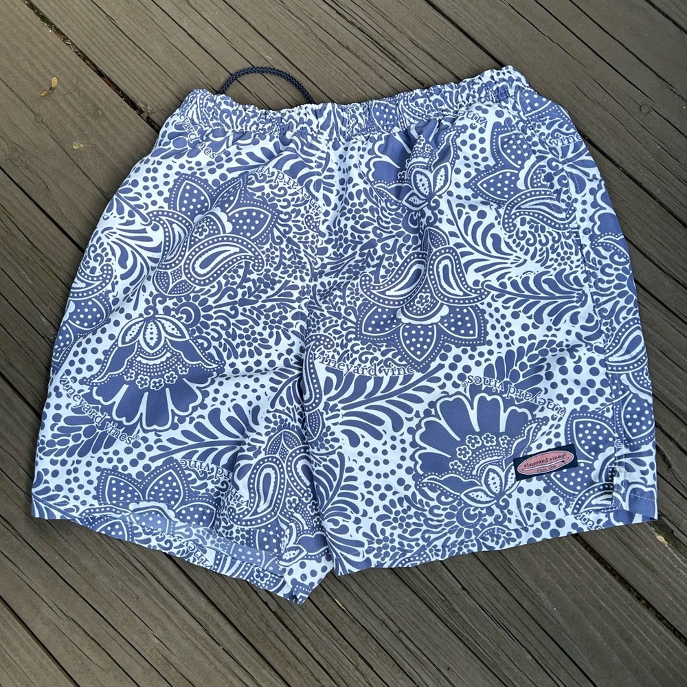 Vineyard Vines Chappy Swim Trunks - Blue Paisley